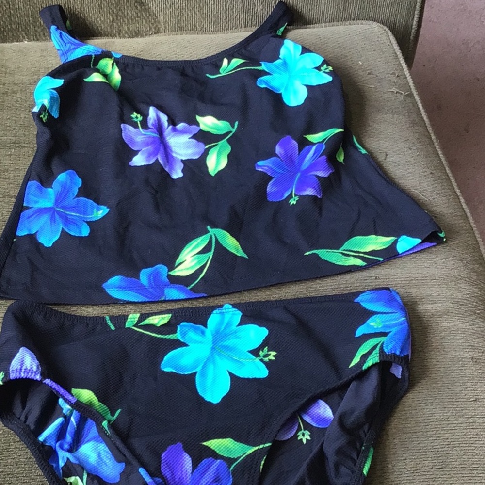 Tankini Inches Away